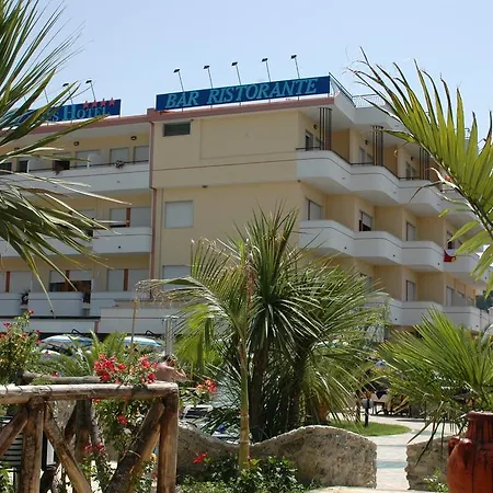Cliffs Hotel 4*